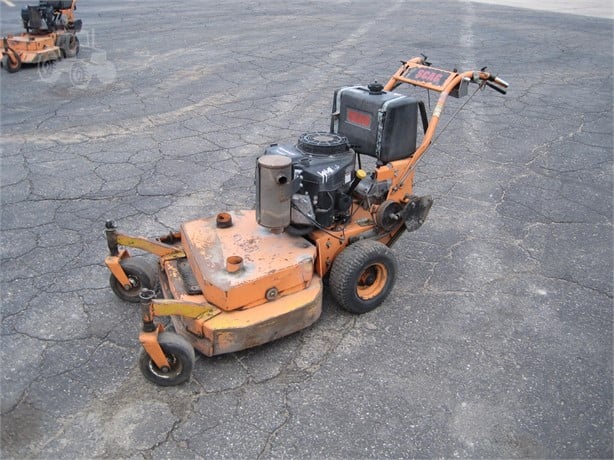 SCAG SW32-13KA Walk-Behind Lawn Mower