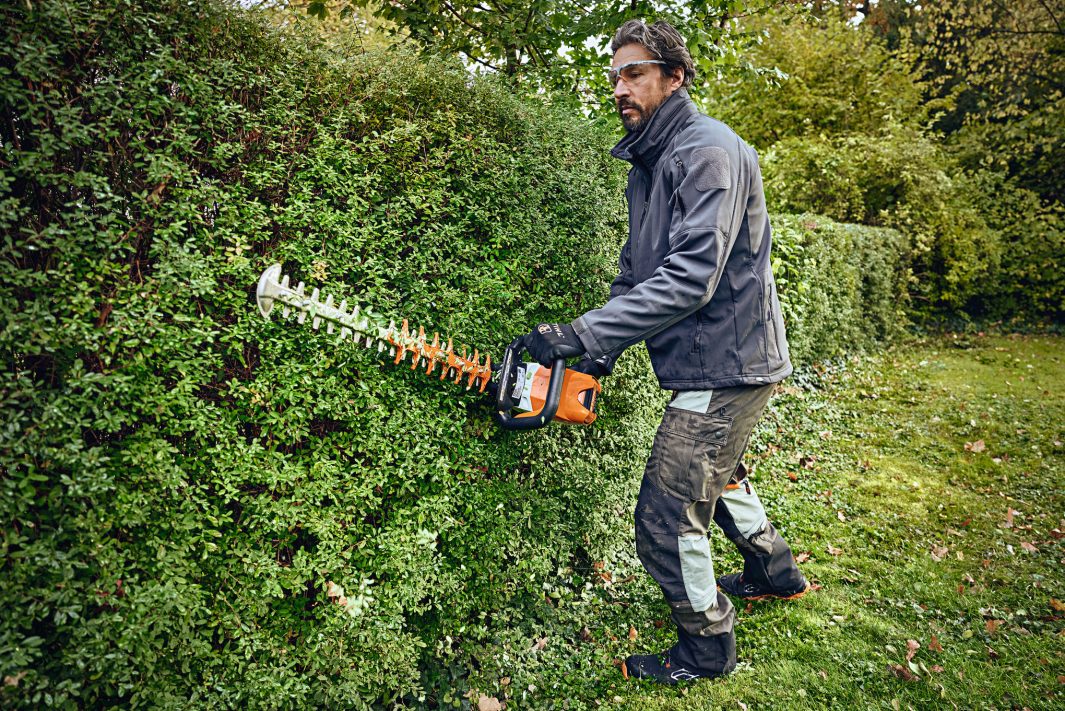 STIHL® HSA 100 Cordless Hedge Trimmer - AP System