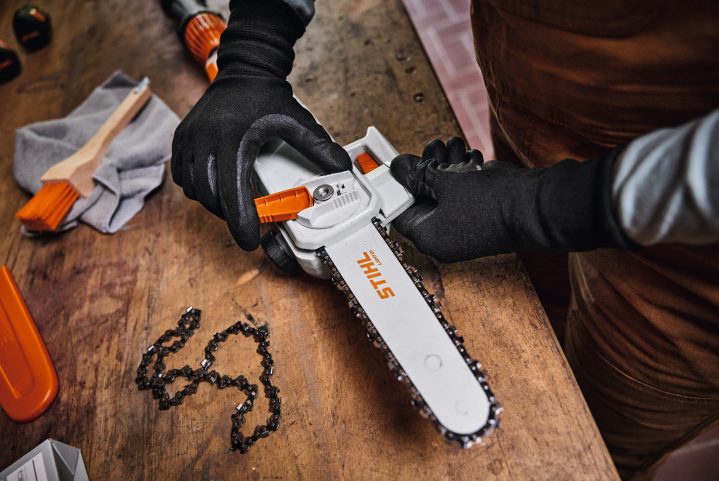 STIHL HTA 30 8-Inch Battery Pole Saw Kit